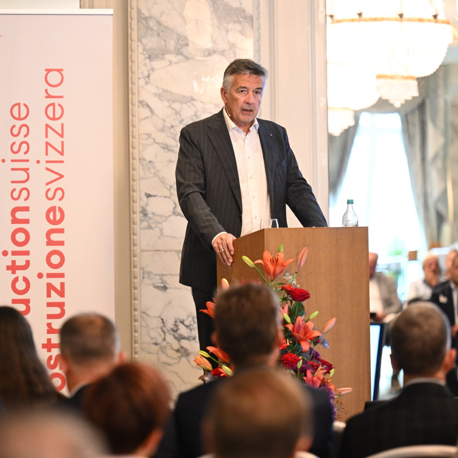 Plenarversammlung und Sessionsanlass: Politische Dossiers, Verdichtung und Wechsel im Vorstand